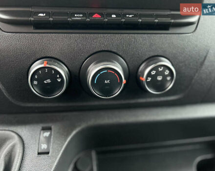 Білий Рено Мастєр, об'ємом двигуна 2.3 л та пробігом 105 тис. км за 21400 $, фото 44 на Automoto.ua