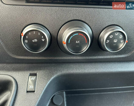 Білий Рено Мастєр, об'ємом двигуна 2.3 л та пробігом 108 тис. км за 21400 $, фото 43 на Automoto.ua