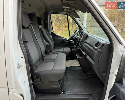 Белый Рено Мастер, объемом двигателя 2.3 л и пробегом 97 тыс. км за 22600 $, фото 9 на Automoto.ua