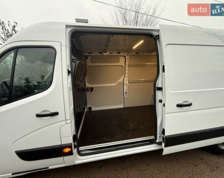 Белый Рено Мастер, объемом двигателя 2.3 л и пробегом 87 тыс. км за 27800 $, фото 10 на Automoto.ua