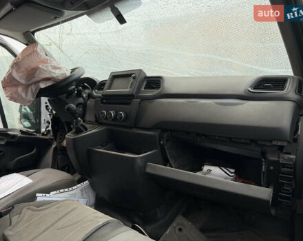 Белый Рено Мастер, объемом двигателя 2.3 л и пробегом 34 тыс. км за 17500 $, фото 3 на Automoto.ua