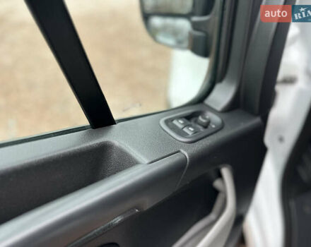 Белый Рено Мастер, объемом двигателя 2.3 л и пробегом 385 тыс. км за 17900 $, фото 11 на Automoto.ua