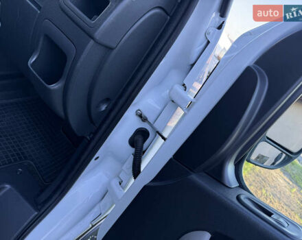 Білий Рено Мастєр, об'ємом двигуна 2.3 л та пробігом 270 тис. км за 19900 $, фото 17 на Automoto.ua