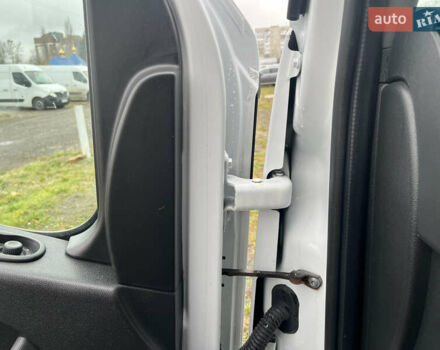 Білий Рено Мастєр, об'ємом двигуна 2.3 л та пробігом 296 тис. км за 14600 $, фото 41 на Automoto.ua