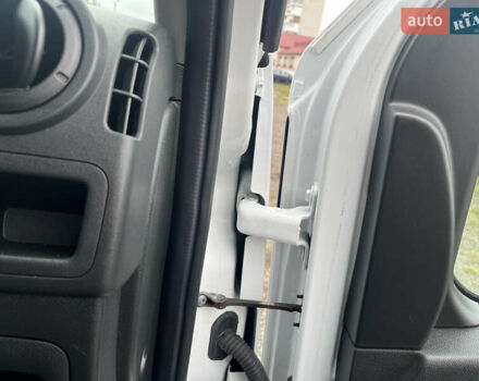 Білий Рено Мастєр, об'ємом двигуна 2.3 л та пробігом 296 тис. км за 14600 $, фото 36 на Automoto.ua