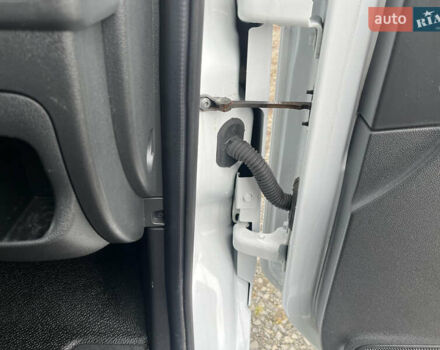 Білий Рено Мастєр, об'ємом двигуна 2.3 л та пробігом 296 тис. км за 14600 $, фото 35 на Automoto.ua
