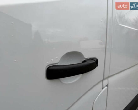 Белый Рено Мастер, объемом двигателя 2.3 л и пробегом 208 тыс. км за 20949 $, фото 11 на Automoto.ua