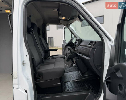 Белый Рено Мастер, объемом двигателя 2.3 л и пробегом 208 тыс. км за 20949 $, фото 20 на Automoto.ua