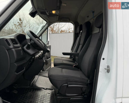 Белый Рено Мастер, объемом двигателя 2.3 л и пробегом 208 тыс. км за 20949 $, фото 21 на Automoto.ua