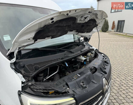 Белый Рено Мастер, объемом двигателя 2.3 л и пробегом 208 тыс. км за 20949 $, фото 18 на Automoto.ua