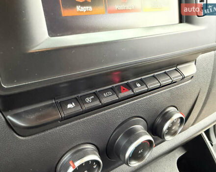 Белый Рено Мастер, объемом двигателя 2.3 л и пробегом 208 тыс. км за 20949 $, фото 35 на Automoto.ua