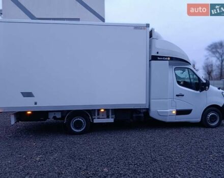 Белый Рено Мастер, объемом двигателя 2.3 л и пробегом 293 тыс. км за 21999 $, фото 2 на Automoto.ua