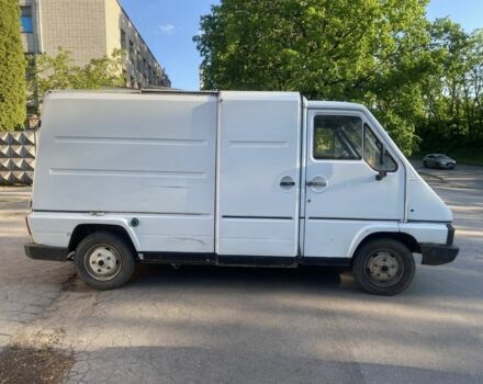 Білий Рено Мастєр, об'ємом двигуна 2.5 л та пробігом 300 тис. км за 999 $, фото 4 на Automoto.ua