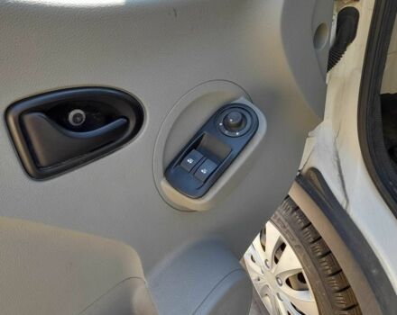 Белый Рено Мастер, объемом двигателя 2.5 л и пробегом 300 тыс. км за 5900 $, фото 10 на Automoto.ua