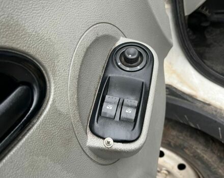 Белый Рено Мастер, объемом двигателя 3 л и пробегом 400 тыс. км за 3200 $, фото 7 на Automoto.ua