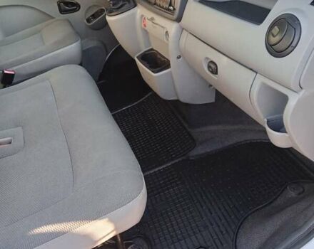 Белый Рено Мастер, объемом двигателя 2.46 л и пробегом 380 тыс. км за 10000 $, фото 9 на Automoto.ua