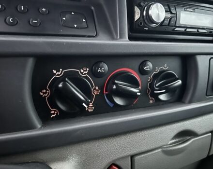 Белый Рено Мастер, объемом двигателя 2.5 л и пробегом 378 тыс. км за 6999 $, фото 9 на Automoto.ua