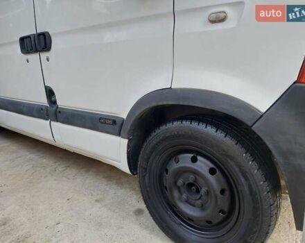 Белый Рено Мастер, объемом двигателя 2.5 л и пробегом 340 тыс. км за 6500 $, фото 2 на Automoto.ua