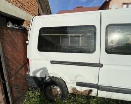 Белый Рено Мастер, объемом двигателя 2.5 л и пробегом 480 тыс. км за 2381 $, фото 2 на Automoto.ua