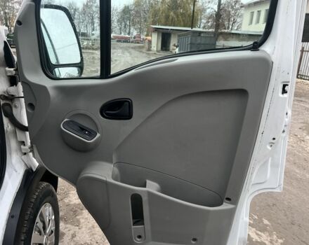 Белый Рено Мастер, объемом двигателя 2.5 л и пробегом 378 тыс. км за 6999 $, фото 12 на Automoto.ua