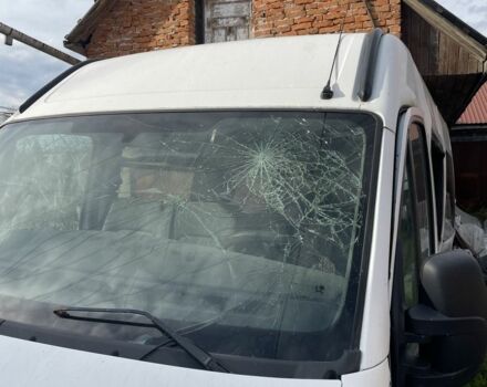 Белый Рено Мастер, объемом двигателя 2.5 л и пробегом 480 тыс. км за 2381 $, фото 1 на Automoto.ua