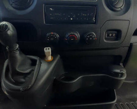 Білий Рено Мастєр, об'ємом двигуна 2.3 л та пробігом 540 тис. км за 12800 $, фото 6 на Automoto.ua