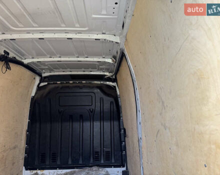 Белый Рено Мастер, объемом двигателя 2.3 л и пробегом 530 тыс. км за 9350 $, фото 14 на Automoto.ua