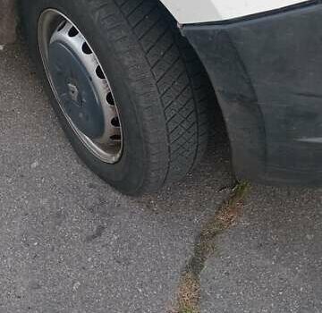 Белый Рено Мастер, объемом двигателя 2.3 л и пробегом 370 тыс. км за 10000 $, фото 1 на Automoto.ua