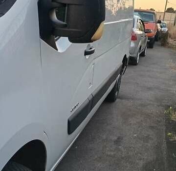 Белый Рено Мастер, объемом двигателя 2.3 л и пробегом 370 тыс. км за 10000 $, фото 2 на Automoto.ua