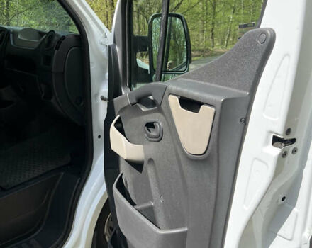 Белый Рено Мастер, объемом двигателя 2.3 л и пробегом 280 тыс. км за 12500 $, фото 32 на Automoto.ua