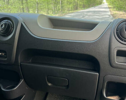 Белый Рено Мастер, объемом двигателя 2.3 л и пробегом 280 тыс. км за 12500 $, фото 58 на Automoto.ua