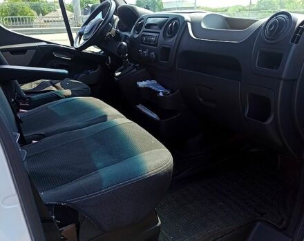 Белый Рено Мастер, объемом двигателя 2.3 л и пробегом 365 тыс. км за 9000 $, фото 1 на Automoto.ua