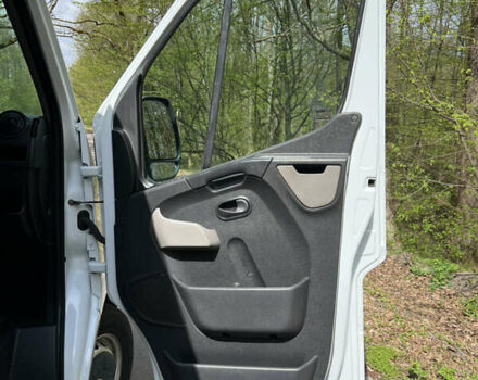 Белый Рено Мастер, объемом двигателя 2.3 л и пробегом 280 тыс. км за 12500 $, фото 31 на Automoto.ua