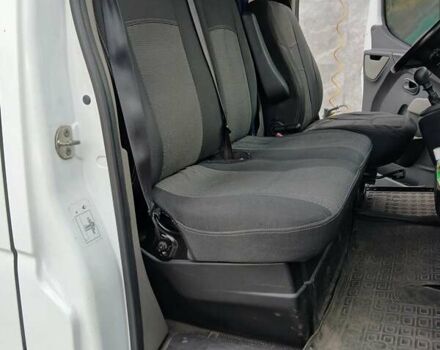 Белый Рено Мастер, объемом двигателя 2.3 л и пробегом 330 тыс. км за 12500 $, фото 6 на Automoto.ua