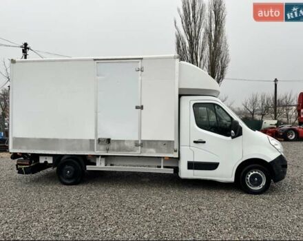 Белый Рено Мастер, объемом двигателя 2.3 л и пробегом 230 тыс. км за 15400 $, фото 1 на Automoto.ua