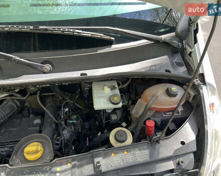 Белый Рено Мастер, объемом двигателя 2.3 л и пробегом 280 тыс. км за 12500 $, фото 57 на Automoto.ua