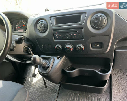 Белый Рено Мастер, объемом двигателя 2.3 л и пробегом 280 тыс. км за 12500 $, фото 39 на Automoto.ua