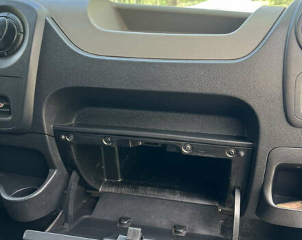 Белый Рено Мастер, объемом двигателя 2.3 л и пробегом 280 тыс. км за 12500 $, фото 59 на Automoto.ua