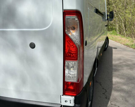 Белый Рено Мастер, объемом двигателя 2.3 л и пробегом 280 тыс. км за 12500 $, фото 12 на Automoto.ua