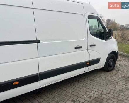 Белый Рено Мастер, объемом двигателя 2.3 л и пробегом 380 тыс. км за 11100 $, фото 2 на Automoto.ua