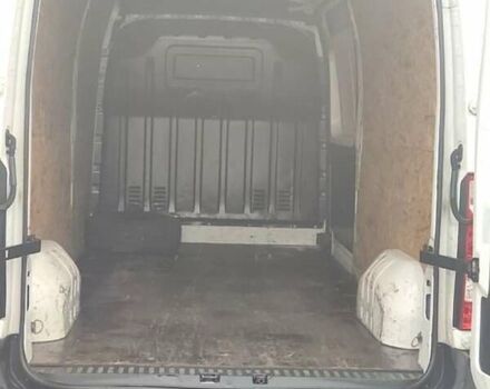 Белый Рено Мастер, объемом двигателя 2.3 л и пробегом 358 тыс. км за 12800 $, фото 1 на Automoto.ua