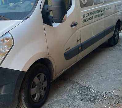 Белый Рено Мастер, объемом двигателя 2.3 л и пробегом 430 тыс. км за 11000 $, фото 4 на Automoto.ua