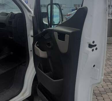Рено Мастер 2014 в Виноградове на Automoto.ua Белый Рено Мастер, объемом двигателя 2.3 л и пробегом 415 тыс. км за 13600 $, фото 1 на Automoto.ua