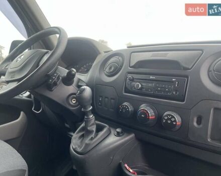 Белый Рено Мастер, объемом двигателя 2.3 л и пробегом 380 тыс. км за 11100 $, фото 4 на Automoto.ua
