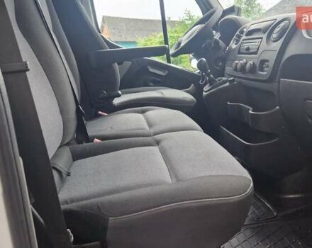 Белый Рено Мастер, объемом двигателя 0 л и пробегом 290 тыс. км за 17900 $, фото 3 на Automoto.ua