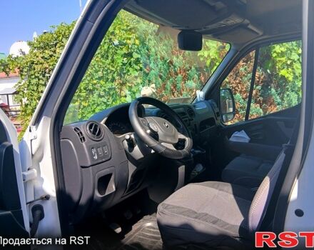 Рено Мастер 2015 в Змиеве на Automoto.ua Белый Рено Мастер, объемом двигателя 2.3 л и пробегом 223 тыс. км за 14000 $, фото 1 на Automoto.ua