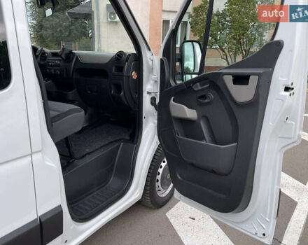 Рено Мастєр 2015 у Радивилове на Automoto.ua Білий Рено Мастєр, об'ємом двигуна 2.3 л та пробігом 280 тис. км за 14500 $, фото 38 на Automoto.ua