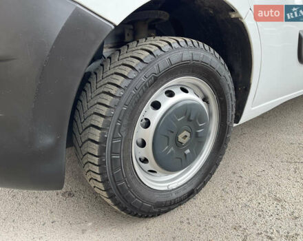 Рено Мастєр 2015 у Радивилове на Automoto.ua Білий Рено Мастєр, об'ємом двигуна 2.3 л та пробігом 280 тис. км за 14500 $, фото 17 на Automoto.ua