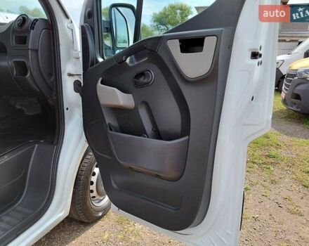 Белый Рено Мастер, объемом двигателя 2.3 л и пробегом 302 тыс. км за 12900 $, фото 35 на Automoto.ua