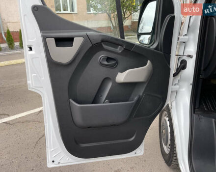 Рено Мастєр 2015 у Радивилове на Automoto.ua Білий Рено Мастєр, об'ємом двигуна 2.3 л та пробігом 280 тис. км за 14500 $, фото 25 на Automoto.ua